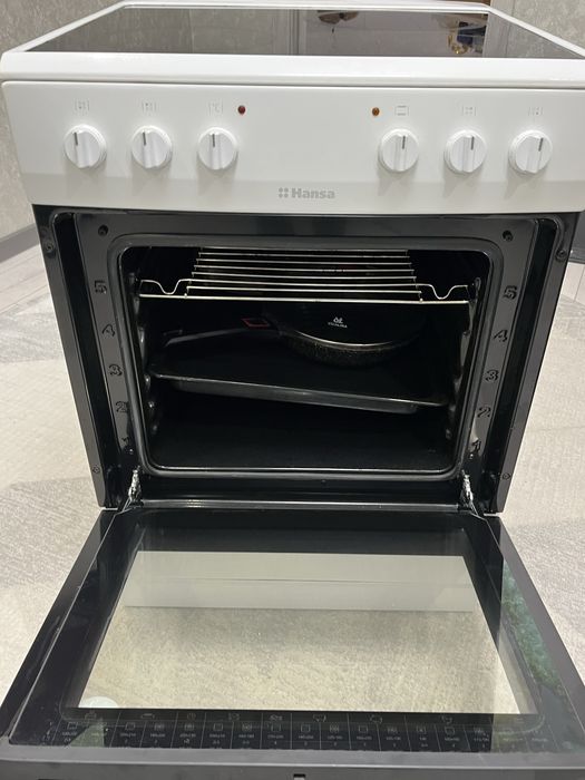 Продам электроплиту Hansa