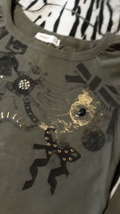 Комплект -Еластичен Клин и Блузка