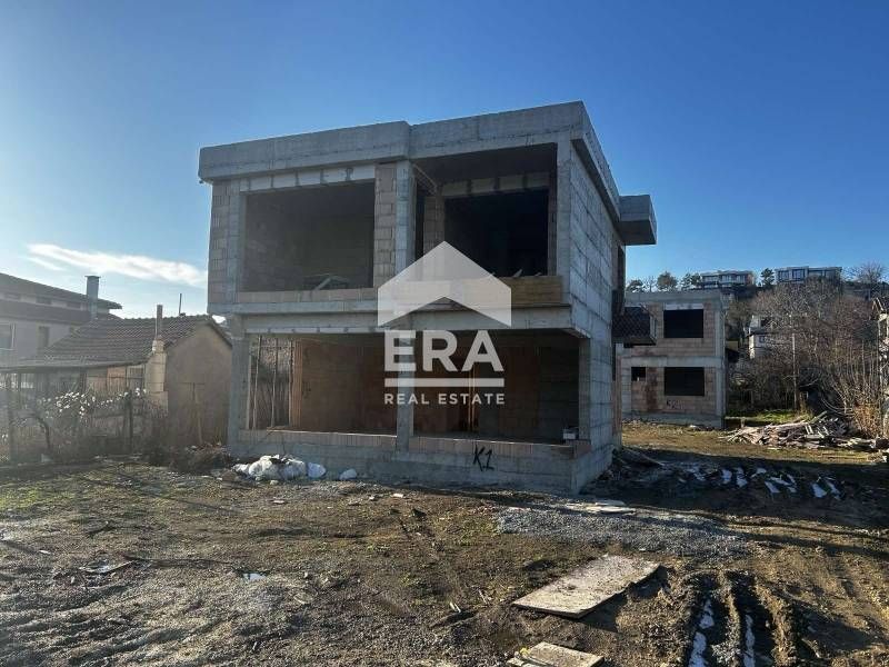 Двуетажна новострояща се къща за продажба, в м-т Манастирски рид, Варн