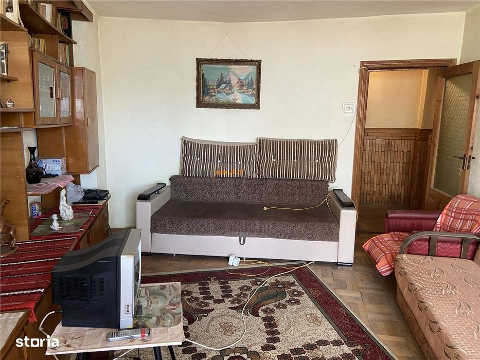 Apartament 2 camere , zona b- dul Independentei , et 1 din 4 , decoman