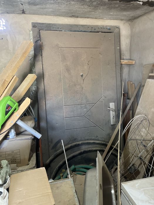 Дверь железная 2 штуки