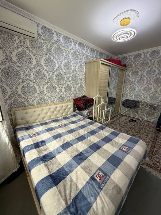 Сергели- 4 бекат метро 1,7 балкон 4 хонали Уй сотилади 69000