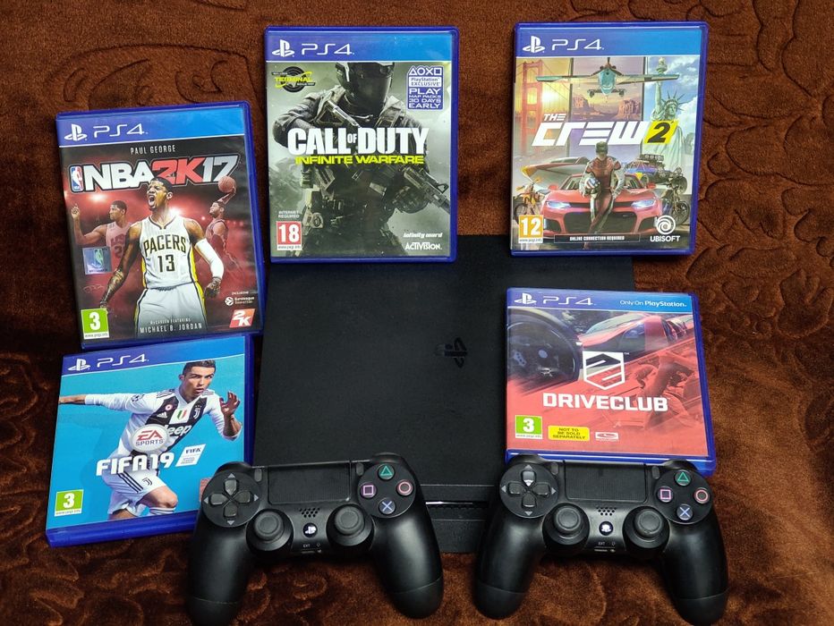 PlayStation 4 Slim 1TB + 2 controllere + 5 Jocuri PS4