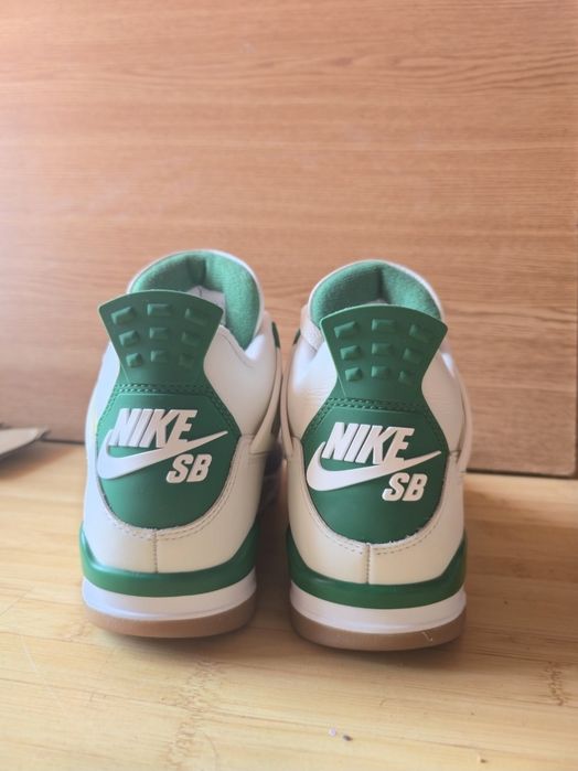 Air Jordan 4 SB Pine Green