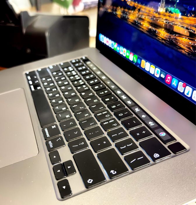 Mac book Samarqand 1 TB