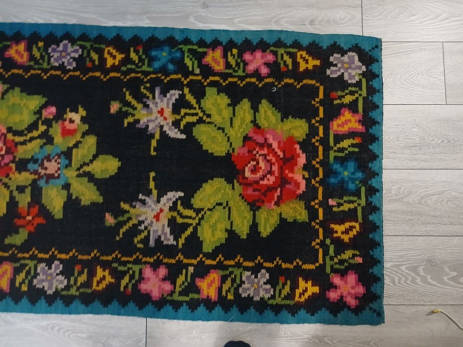 Covor/Traversă Tradițională din Lână – Lucrată Manual