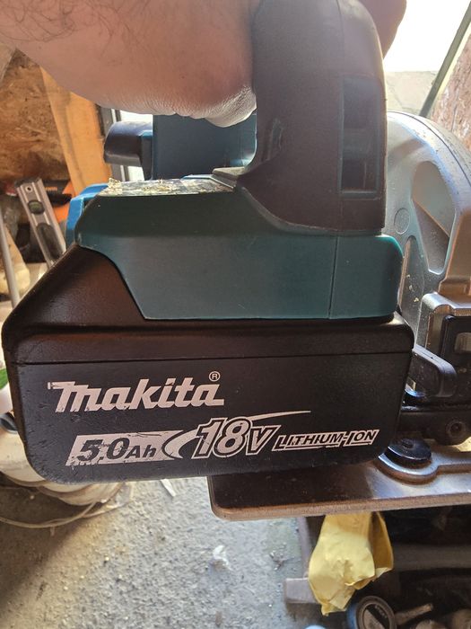 Circular makita DHS660