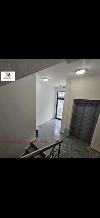 Апартамент в гр. Перник,жк.Ладовица,сграда Иглика - снимка 2