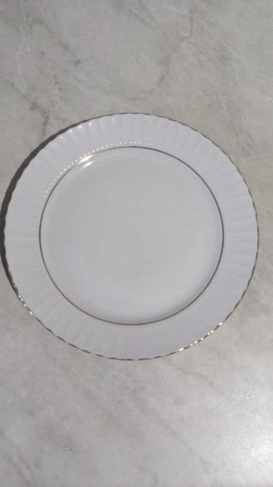 Тарелки большие фаянсовые 6 шт.,диаметр 25 см,б/у