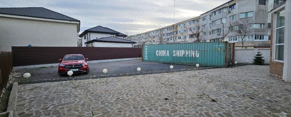 Teren de inchiriat cu 2 containere