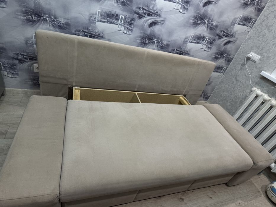 Срочно продам диван