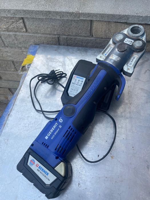 Акумулаторна радиална преса Geberit ACO 203 Plus