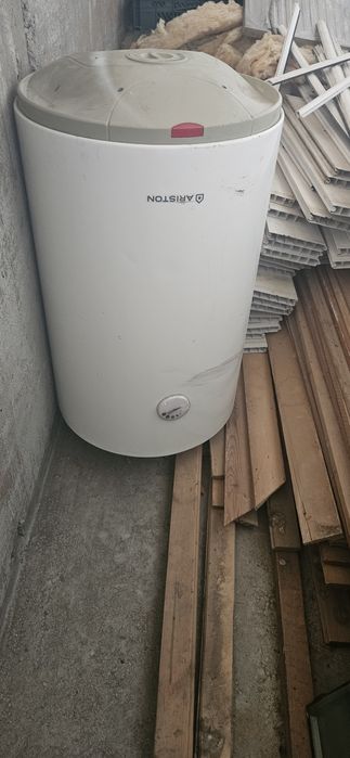 Продам аристон буу