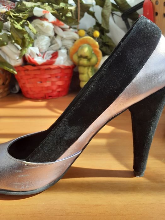 Vand pantofi piele naturala dama