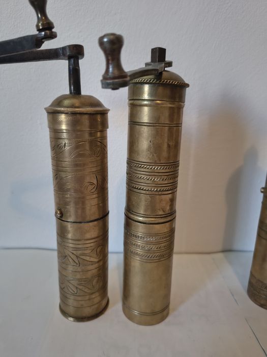 Râșniță veche alama, râșniță românească Reșița