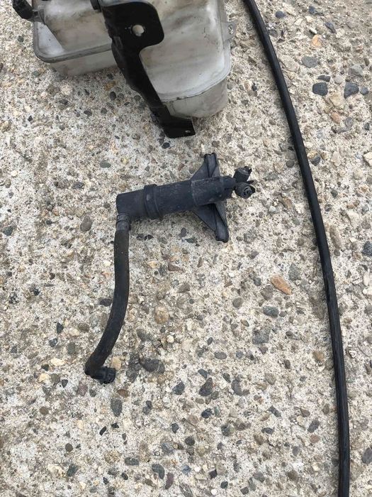 Система измиване фарове БМВ Е60/61 (sistema izmivane farove BMW E60)