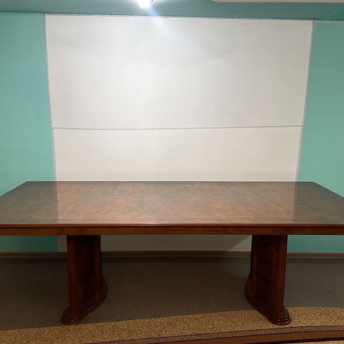 Стол в гостинную не разборный