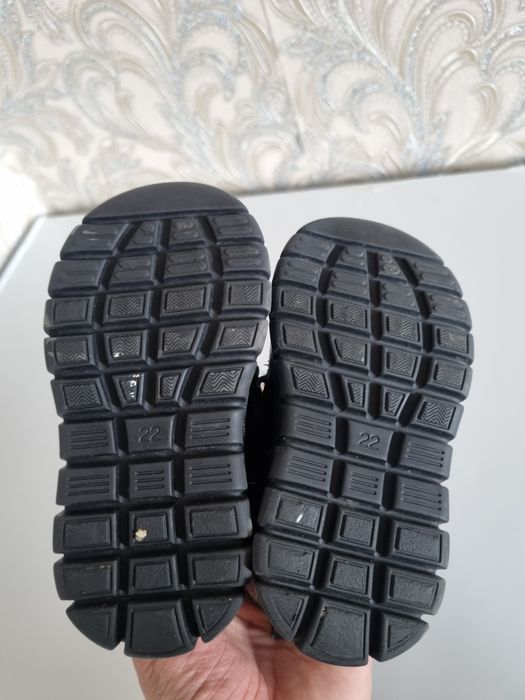 Продам детский ботинка