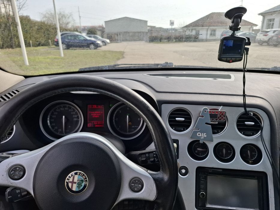 Vând Alfa Romeo 159