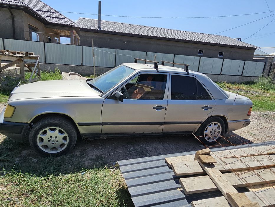 Продам мерседес е260 на запчасти