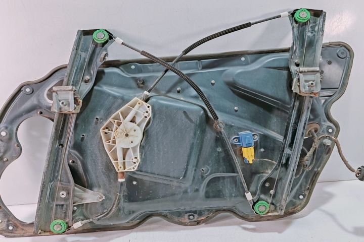 Macara stanga fata 3C1837755F Volkswagen VW Passat B6