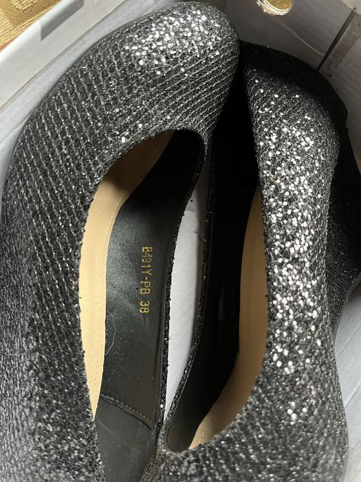 Дамски Обувки има нови и използвани