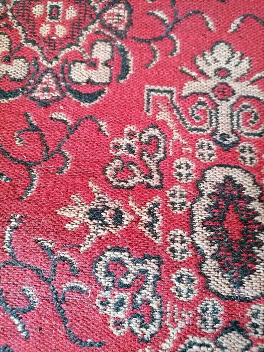 Килим с автентични шарки