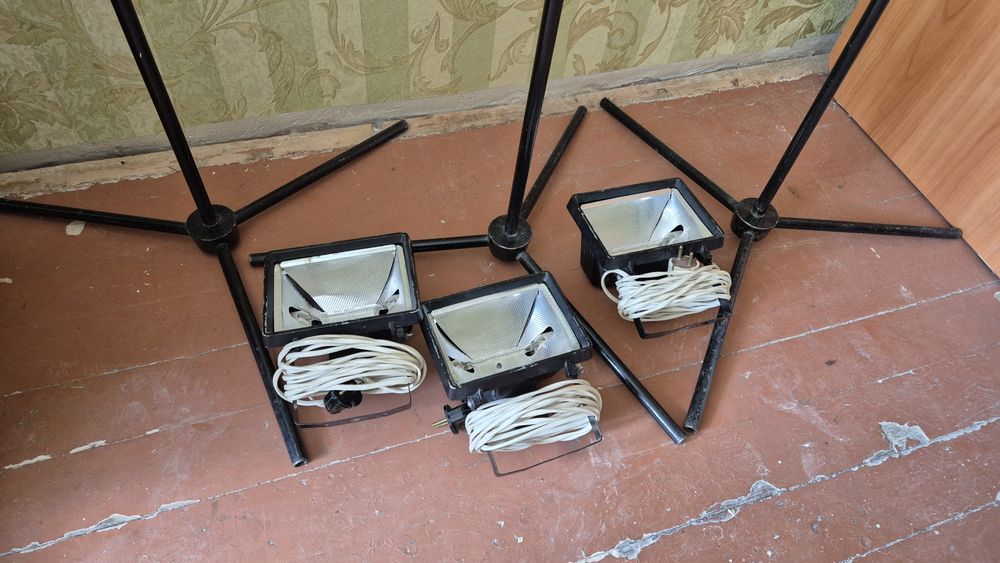 Продам фонари со стойками