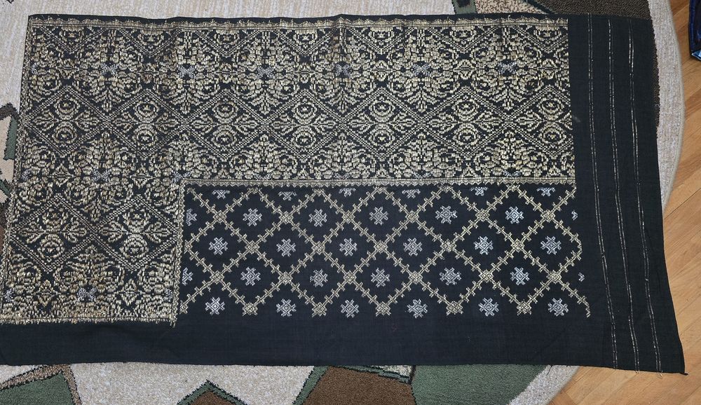 Fota autentica de Argeș, cu fir auriu