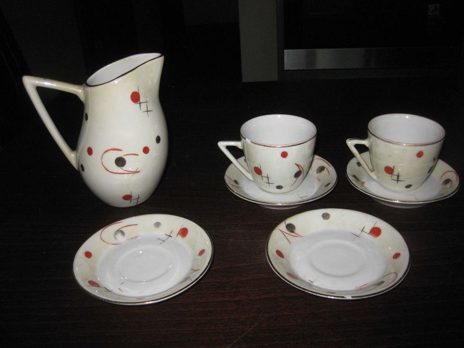 Не пълен  сервиз за подправки- СИП . Цена  78 лева Пращам по Еконт.