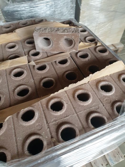 Vand caramida tip lego