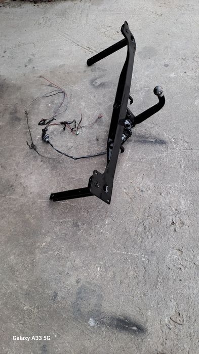 Теглич Оригинален за Ауди А6 Ц4/ Audi A6  C4 комби