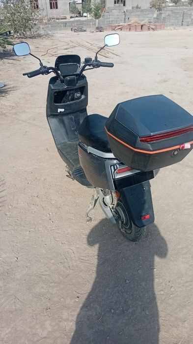 Buroq elektron skuter