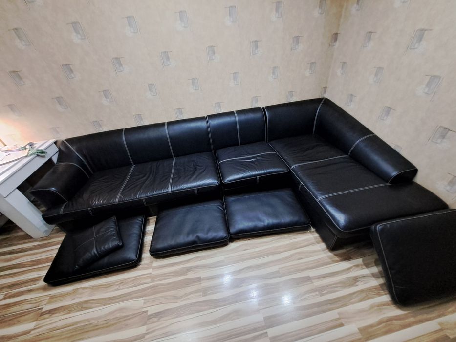 Диван кожаный угловой черный