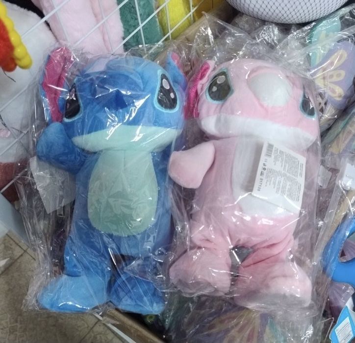 Говорещ, Ходещ и Музикален Плюшен Лило и Стич, Интерактивна плюшена играчка Стич. Той може да ходи , да повтаря думите и е музикален Lilo & Stitch