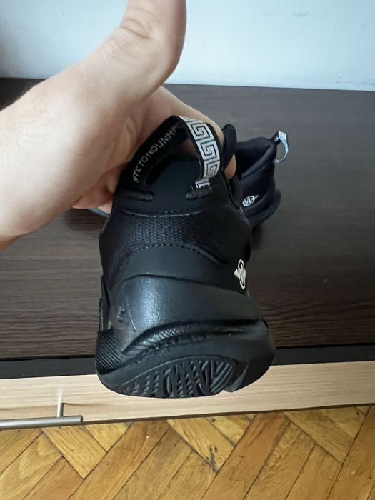 Спортни маратонки Nike Giannis Immortality 2