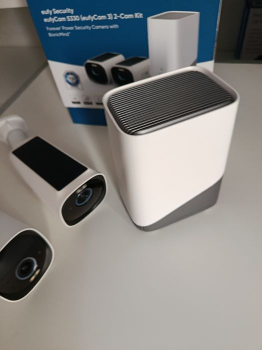 Kit supraveghere 2 camere cu panou solar + homebase pentru salvare înregistrari