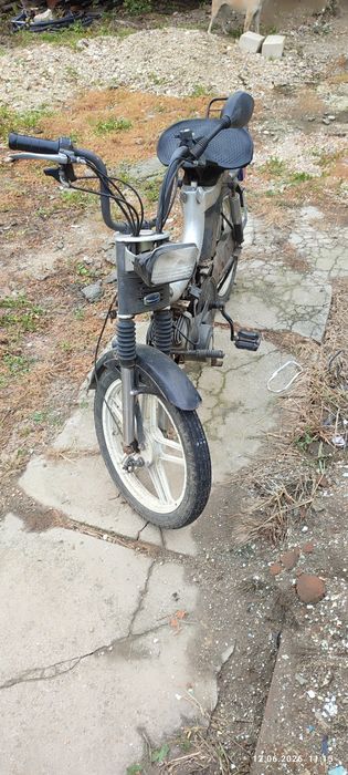 Vand moped cu pedale!