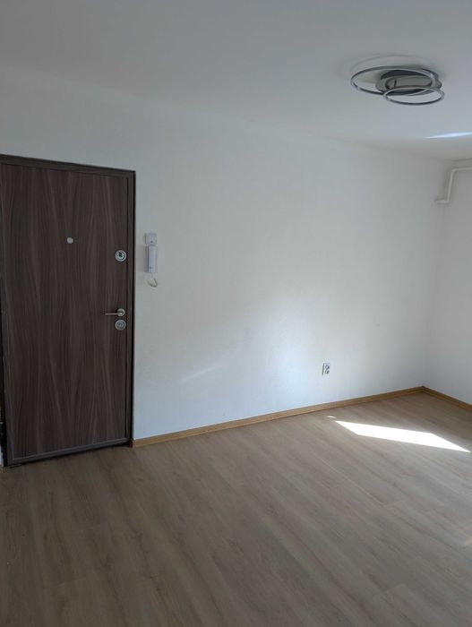 Vând Apartament 2 camere, complet renovat, Proprietar direct, fără comision – Zona Soarelui
