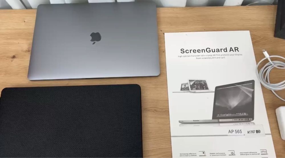 Macbook Pro I7, 32 Gb, 512 stocare, 193 cicluri