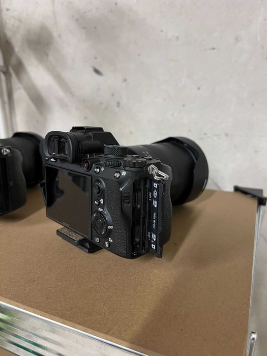 Sony A7 III + Tamron 28-75mm f/2.8 - Отлично състояние