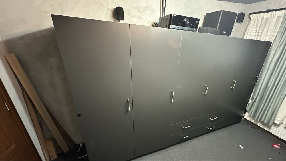 Dulap foarte incapator