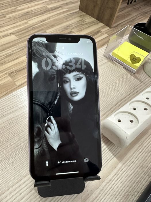 Продам iPhone 11