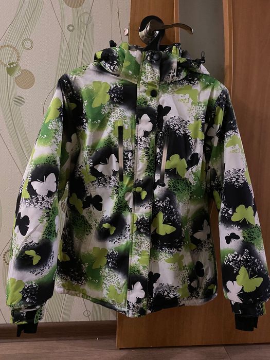 продам куртку зимнюю