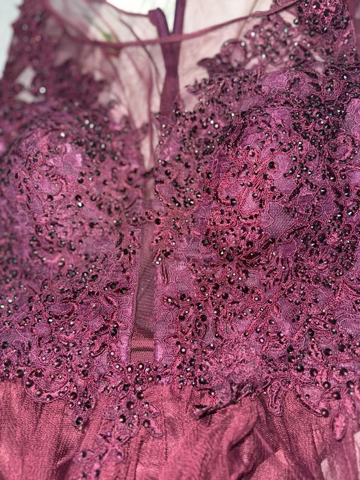 Продам платья бордового цвета