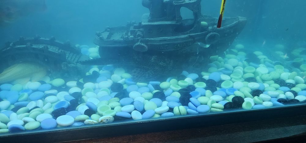 Продаётся Аквариум на 140 литров.