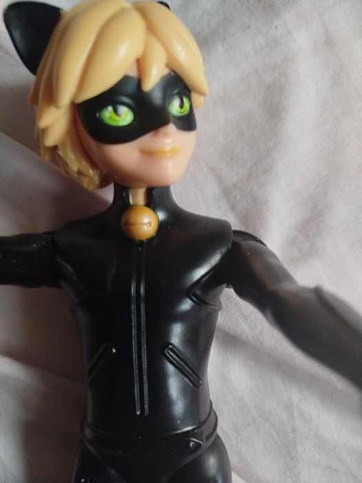 Продавам кукла котка