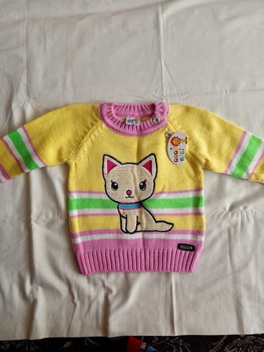 Новые,теплые кофты на девочку