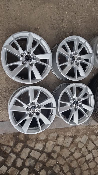 Vând Jante aliaj pe 16 inch + cauciucuri de vara  205/55/R16 (DOT 2024)