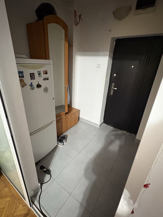 Închiriez garsoniera confort 1